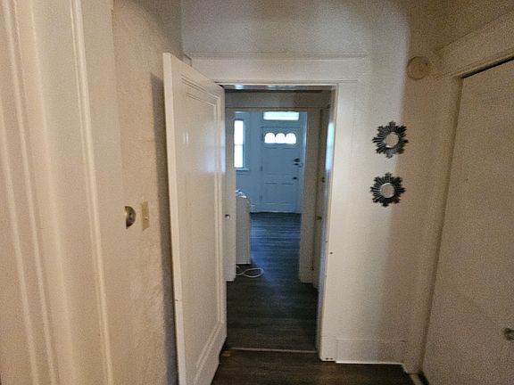 3rd image of 146 Lee St APT 1
