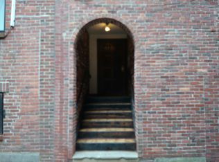 8 Wiget St APT 4, Boston, MA 02113