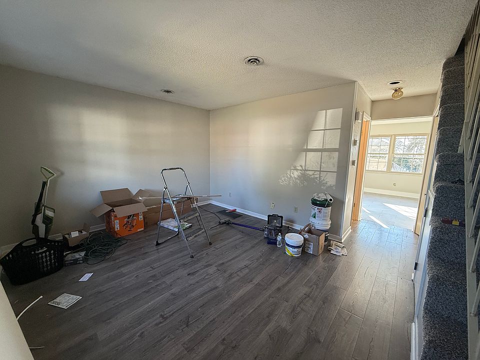 1st image of 405 Keeble St #405