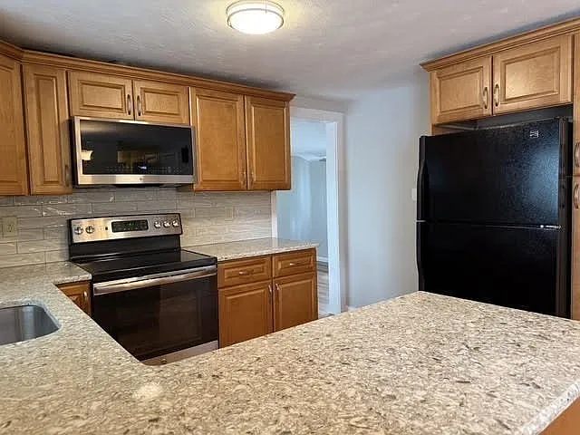 7 Puritan Rd — Photo 5