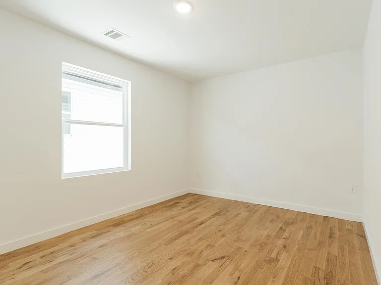 746 Seaport Dr #2 — Photo 23