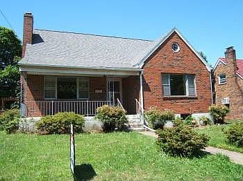 2nd image of 708 N Irving St