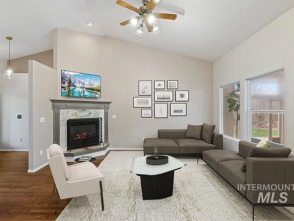 3rd image of 2415 S Georgetown Way