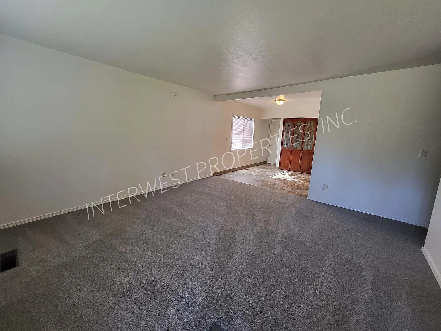 3 bed, 908 sqft, $2,395 — Photo 3