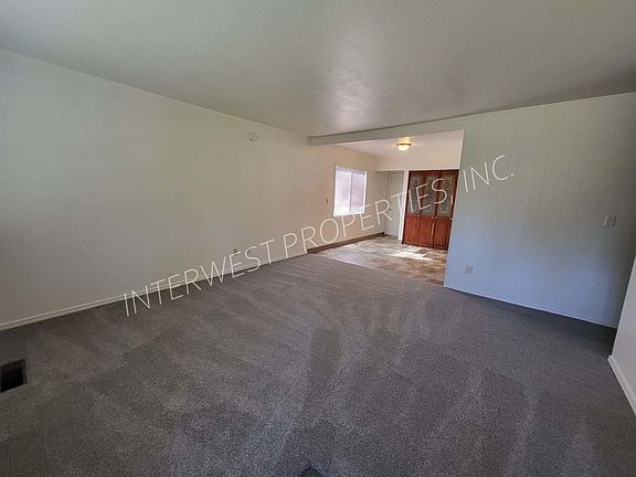 3rd image of 619 NE 117th Ave