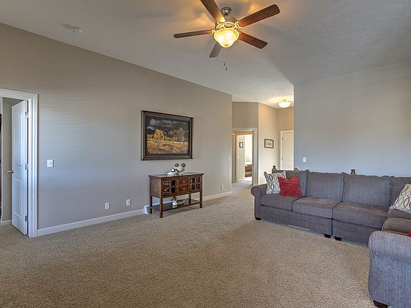 4th image of 21334 Castlerock Ln