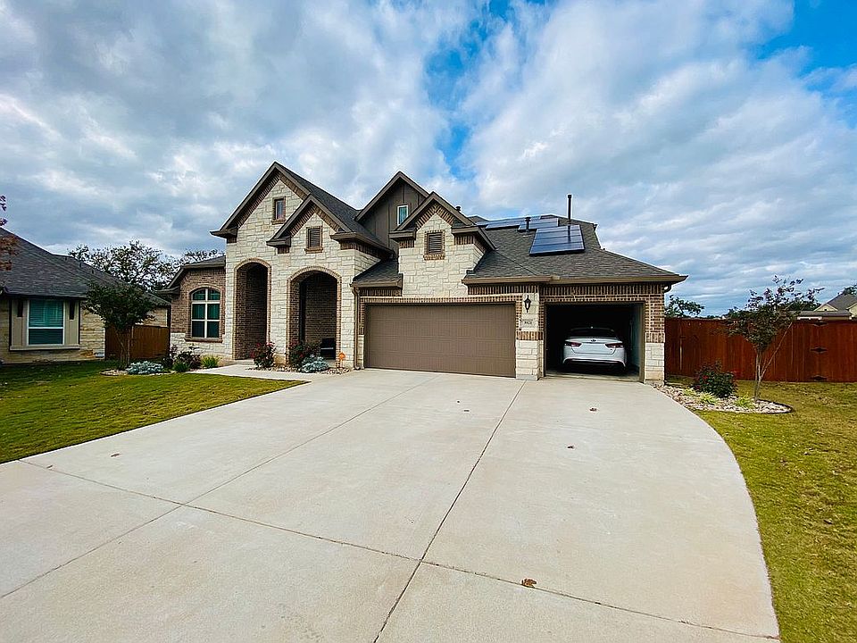 2nd image of 3921 Stanyan Dr