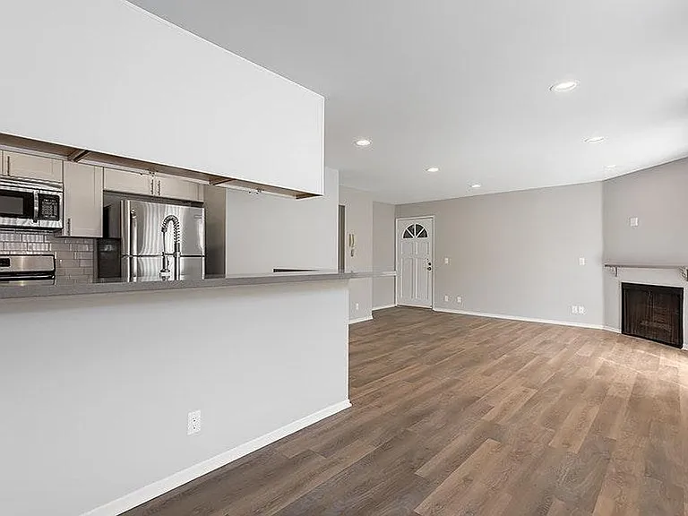 1216 S Corning St — Photo 13