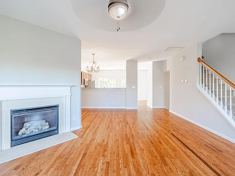 14106 Winford Ln — Photo 9