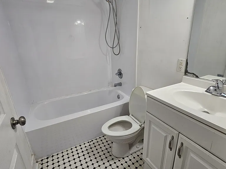 807 Gresham Rd #1 — Photo 9