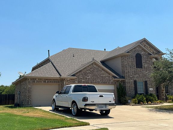 3rd image of 1400 Montclaire Dr