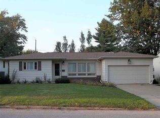 907 Wisner Dr, Waterloo, IA 50702