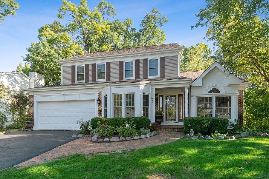 1st image of 855 Interlaken Dr