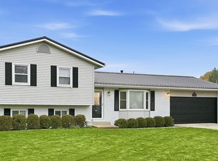 27424 Lamplighter Ln, Elkhart, IN 46514