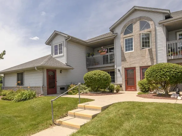 859 Quinlan DRIVE #A, Pewaukee, WI 53072