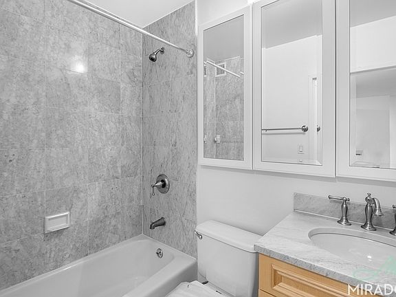 4th image of 145 W 67th St APT 37A