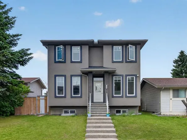 120 E Castlegrove Rd NE, Calgary, AB T3J 1T5