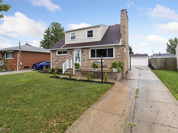 3rd image of 15587 Meigs Blvd