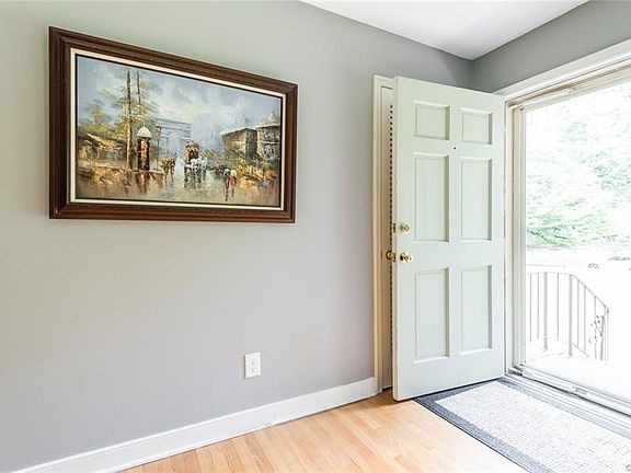 3rd image of 11140 Linderwood Dr
