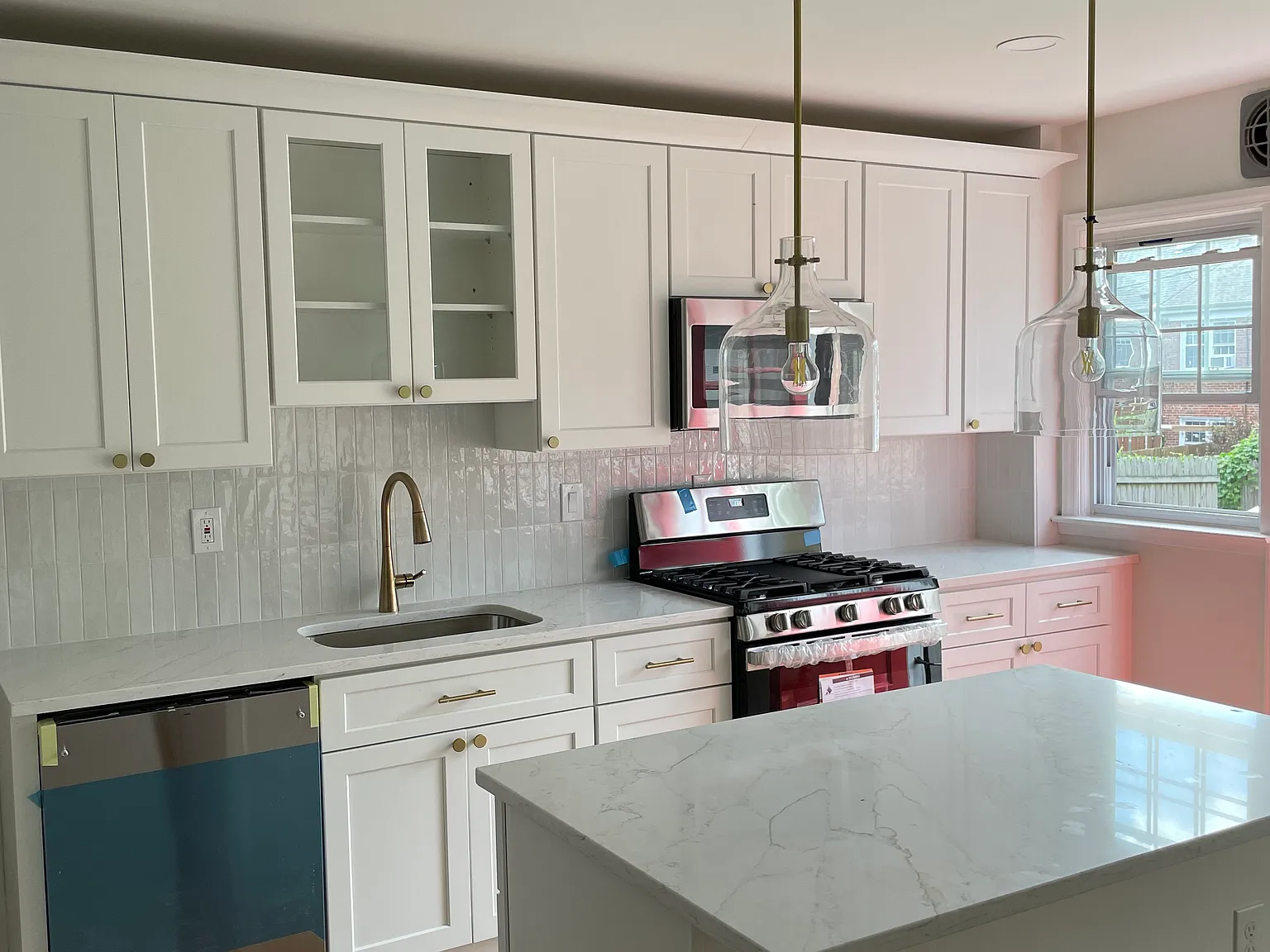3 bed, 1451 sqft, $3,000 — Photo 3