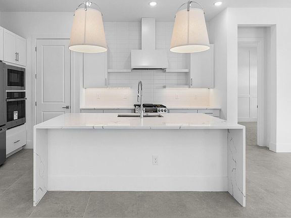 5th image of 4395 N 203rd Avenue