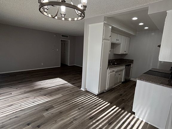 3rd image of 1204 Pine St APT 101