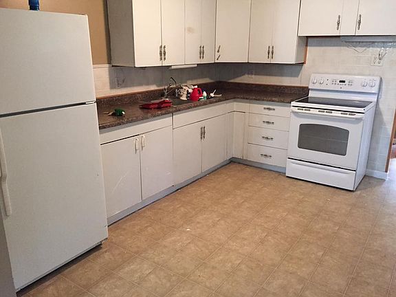 4th image of 60258 Fairlane Ave