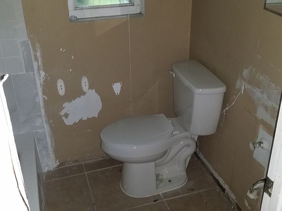 3rd image of 2315 Burns St