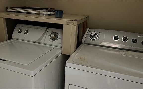 5th image of 304 N Turnbull Dr #B