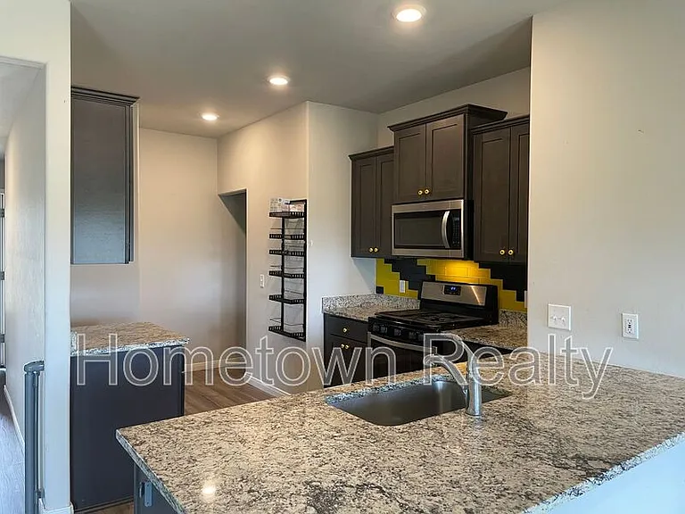 1712 Vermilion Ln — Photo 15