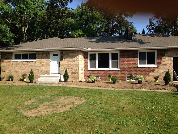 2nd image of 1831 Tanglewood Dr