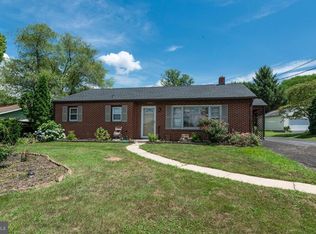 241 Redwood Dr, Lancaster, PA 17603