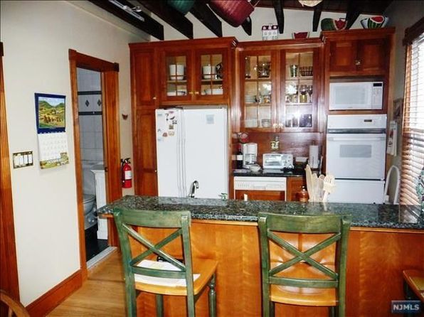 78 Spring Valley Ave #2, River Edge, NJ 07661
