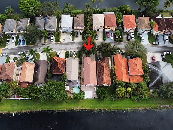 2nd image of 117 Plumage Ln