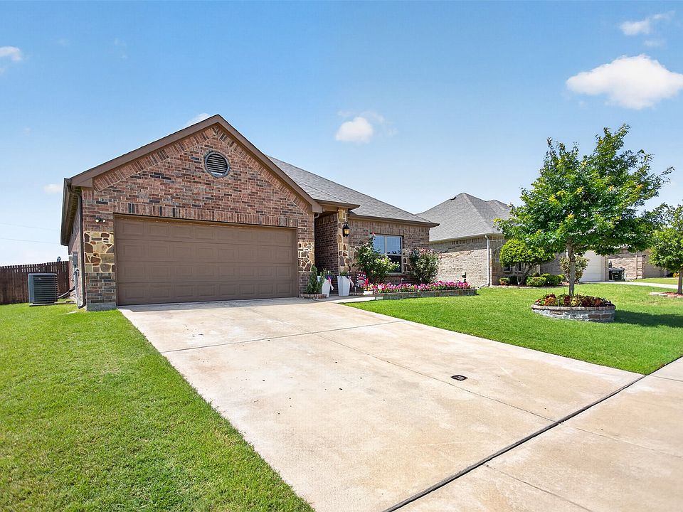 1st image of 334 Pecos Dr