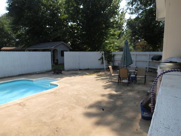 5th image of 131 Williams Ln