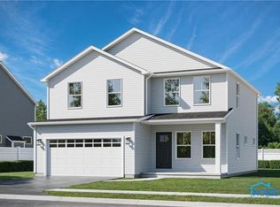 132 Valley Hall Dr, Perrysburg, OH