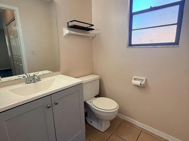 470 Crabapple Ct #D — Photo 16
