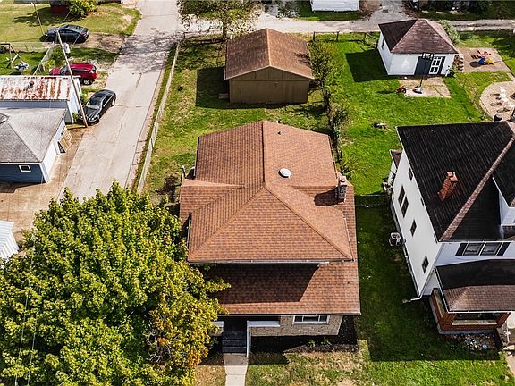 2nd image of 618 Jameson St