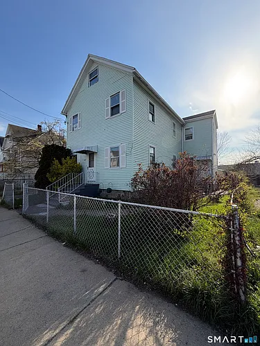 247 6th St Photo 1