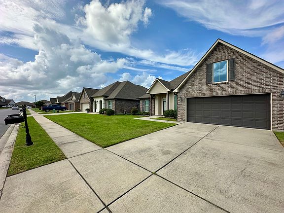 2nd image of 215 Hutton Ln