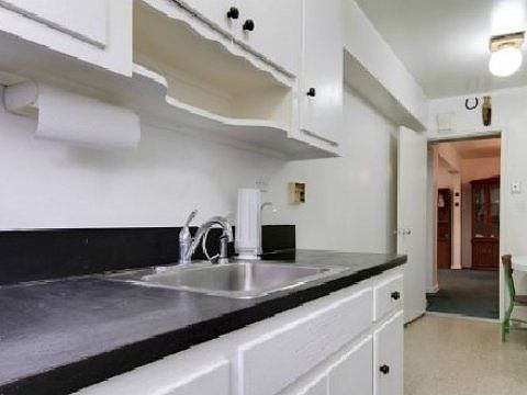 5th image of 3345 94th St APT 2J