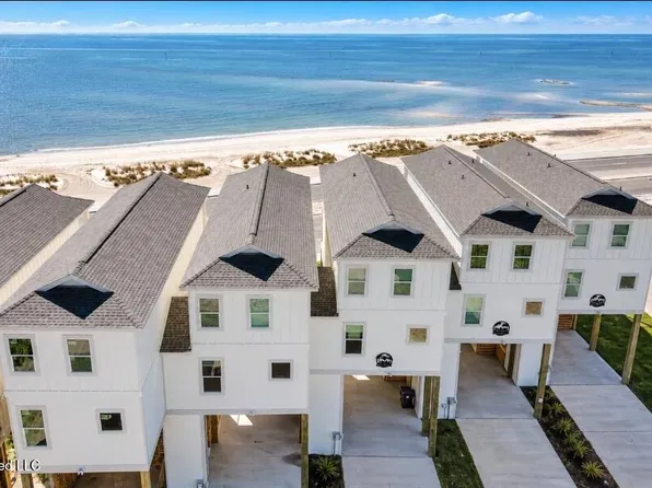 996 W Beach Blvd #4, Long Beach, MS 39560