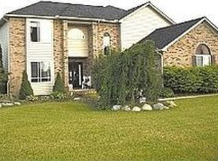 35401 Brookstone Dr #10, New Boston, MI 48164