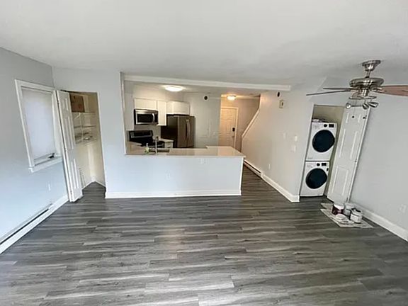 4th image of 66 Back Cove Est