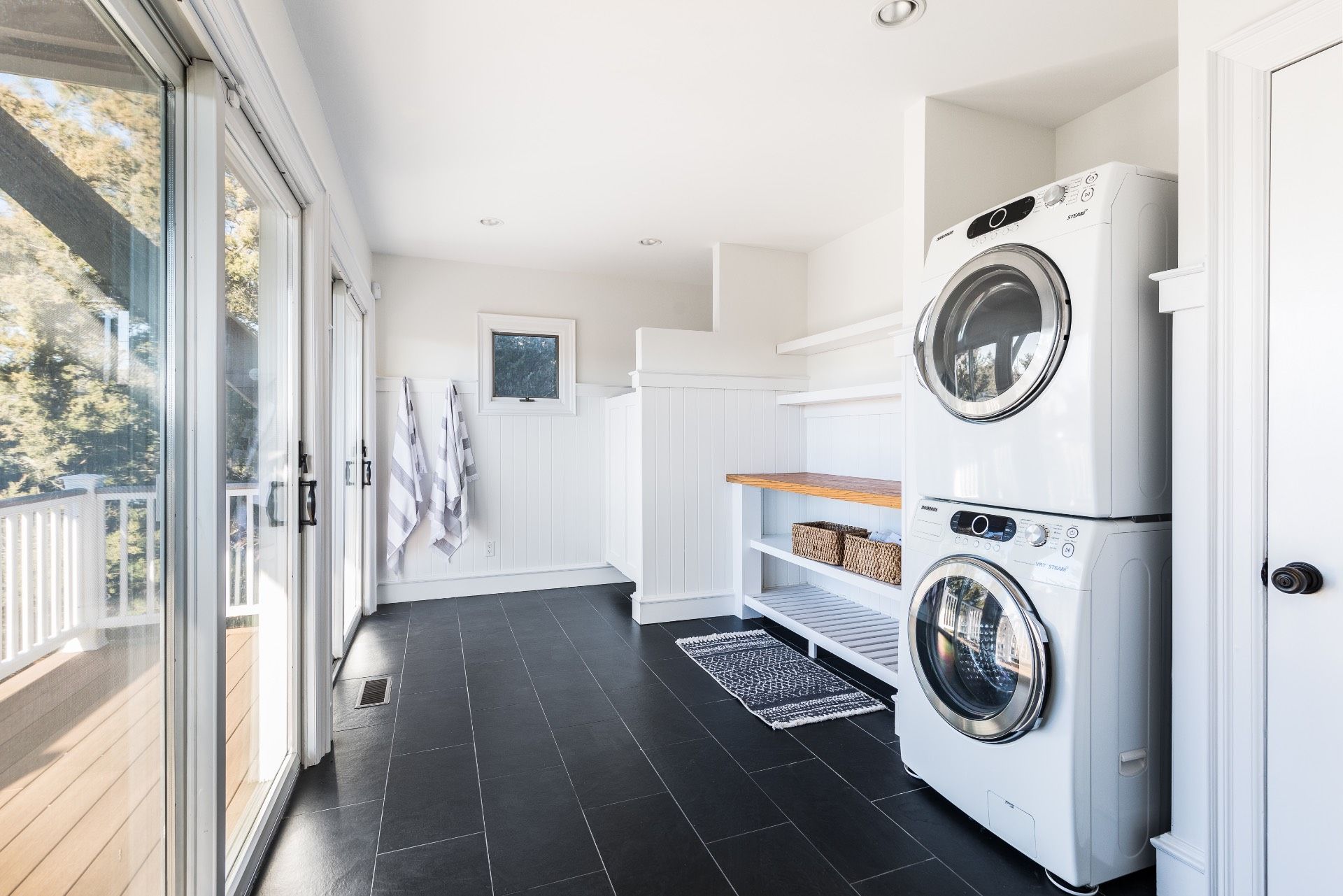 19 Sandgate Ln, Southampton, NY 11968 Out East