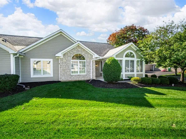 1583 Turnberry Village Dr, Dayton, OH 45458