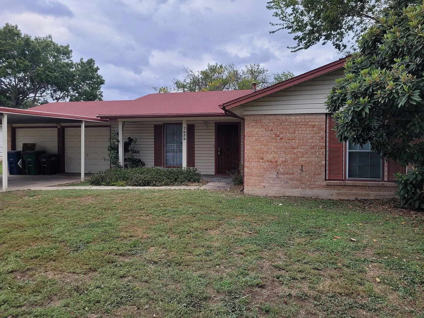 Comfortable Living in a Convenient MEadow Village Location! — Photo 1