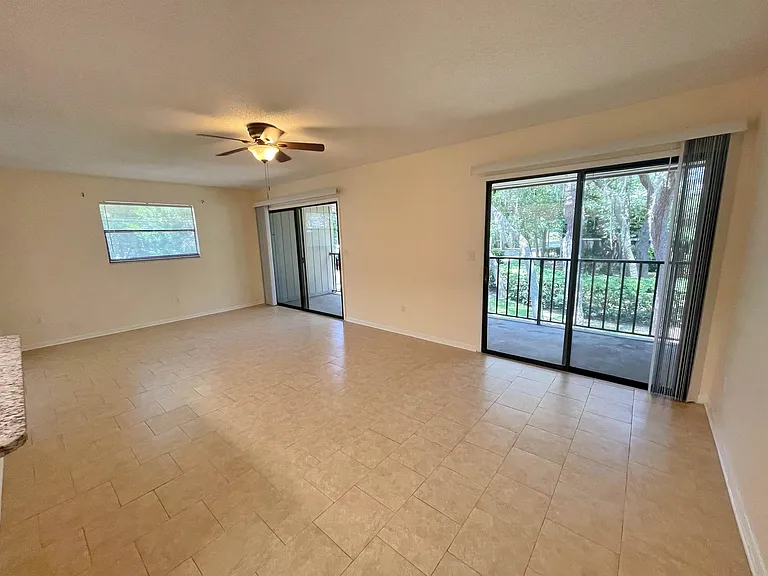 2 Veronese Ct — Photo 5