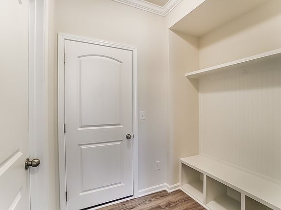 Photo representation of the Nolan plan. Colors, finishes and options will vary.